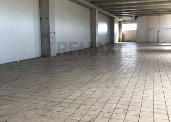 Parcheggio - Commercial Premises Via Leopoldo Franchetti
39, Misterbianco - photo 1