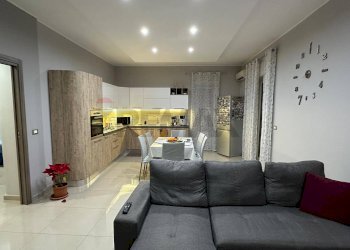 Sala da pranzo - Quadrilocale Villaggio Sant'agata Zona B
 
95, Catania - foto 1