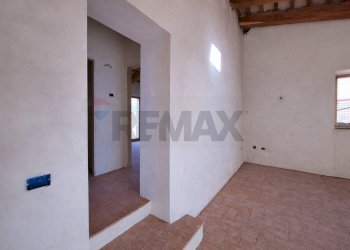 Accesso alla zona notte - Casa indipendente Bucine - foto 12