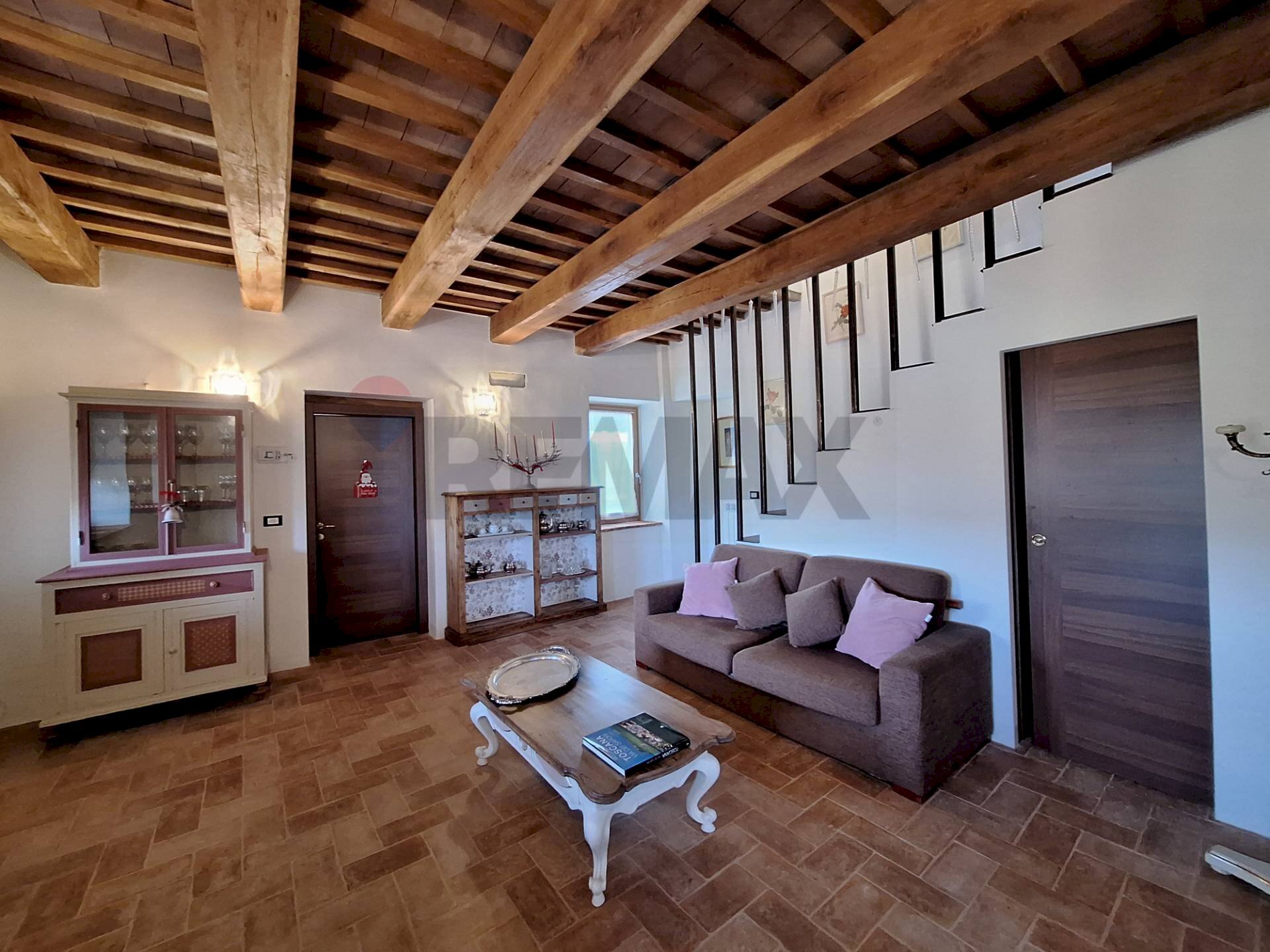 Salone - Villa Bifamiliare Bucine - foto 2