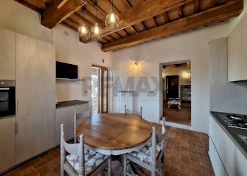 Cucina abitabile - Villa Bifamiliare Bucine - foto 4