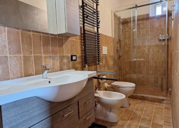 Bagno 1 - Villa Bifamiliare Bucine - foto 8