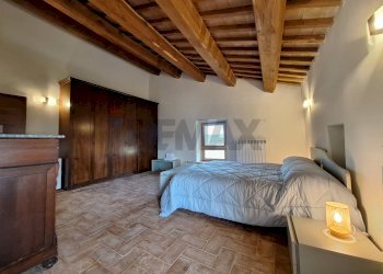 Camera da letto padronale - Villa Bifamiliare Bucine - foto 16