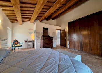 Camera da letto padronale - Villa Bifamiliare Bucine - foto 17