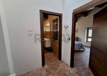 Disimpegno al secondo piano - Villa Bifamiliare Bucine - foto 19