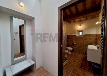 Disimpegno al secondo piano - Villa Bifamiliare Bucine - foto 23