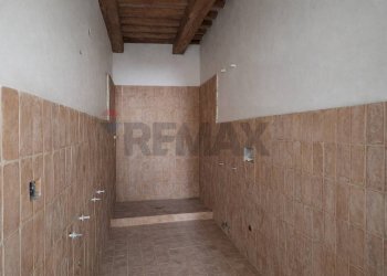 Servizio igienico con doccia - Trilocale Bucine - foto 14