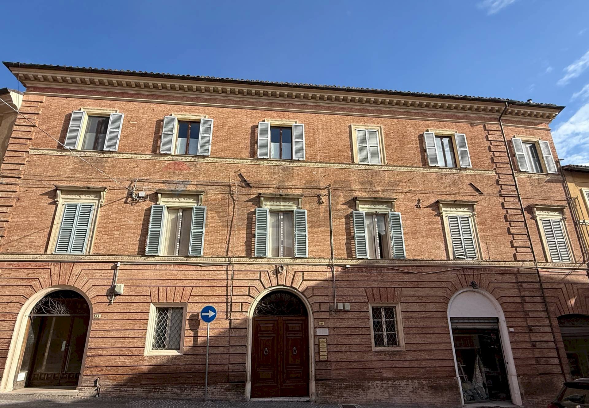 Edificio all\'aperto - Appartamento via Cialdini
81, Fabriano - foto 2