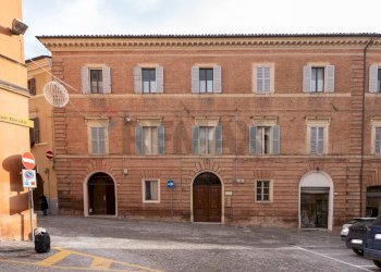 Edificio all\'aperto - Appartamento via Cialdini
 
81, Fabriano - foto 4