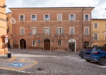 Edificio all\'aperto - Appartamento via Cialdini
 
81, Fabriano - foto 5