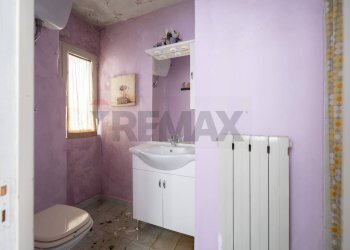 Bagno - Appartamento via Cialdini
 
81, Fabriano - foto 40