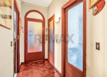 Hall / corridoio - Three-room apartment Piazzale Vincenzo Cuoco
 
4, Milano - photo 14