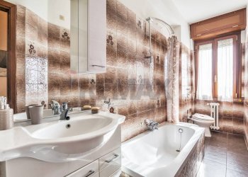 Bagno - Three-room apartment Piazzale Vincenzo Cuoco
 
4, Milano - photo 27