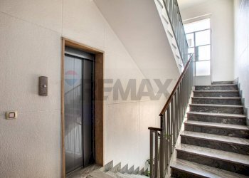 Scale - Three-room apartment Piazzale Vincenzo Cuoco
 
4, Milano - photo 32