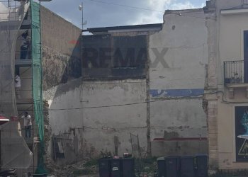 Edificio all\'aperto - Quadrilocale Piazza Duca degli Abruzzi
 
15, Avola - foto 1