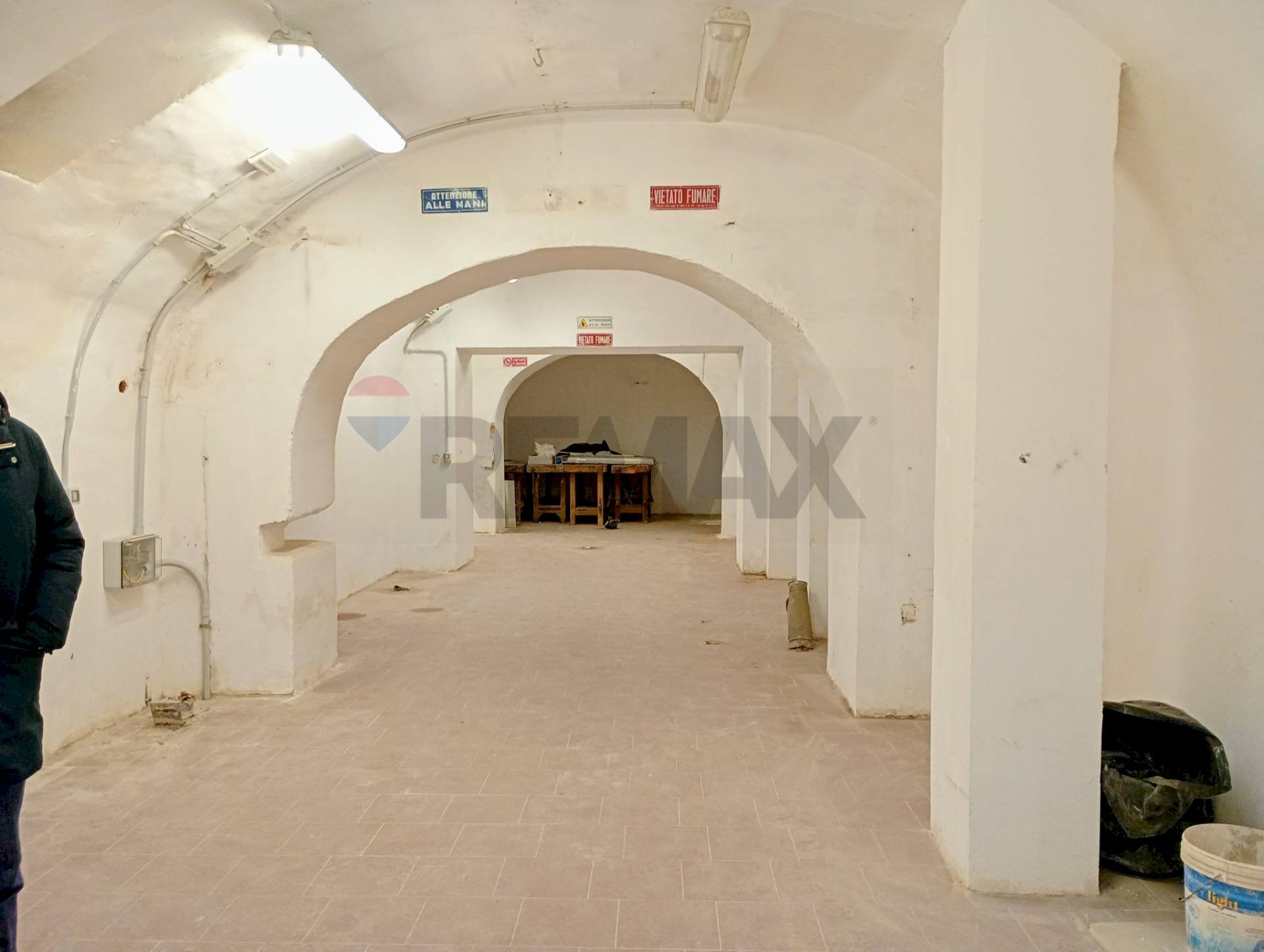 Hall / corridoio - Locale Commerciale Vico Santo Spirito di Palazzo, Napoli - foto 3