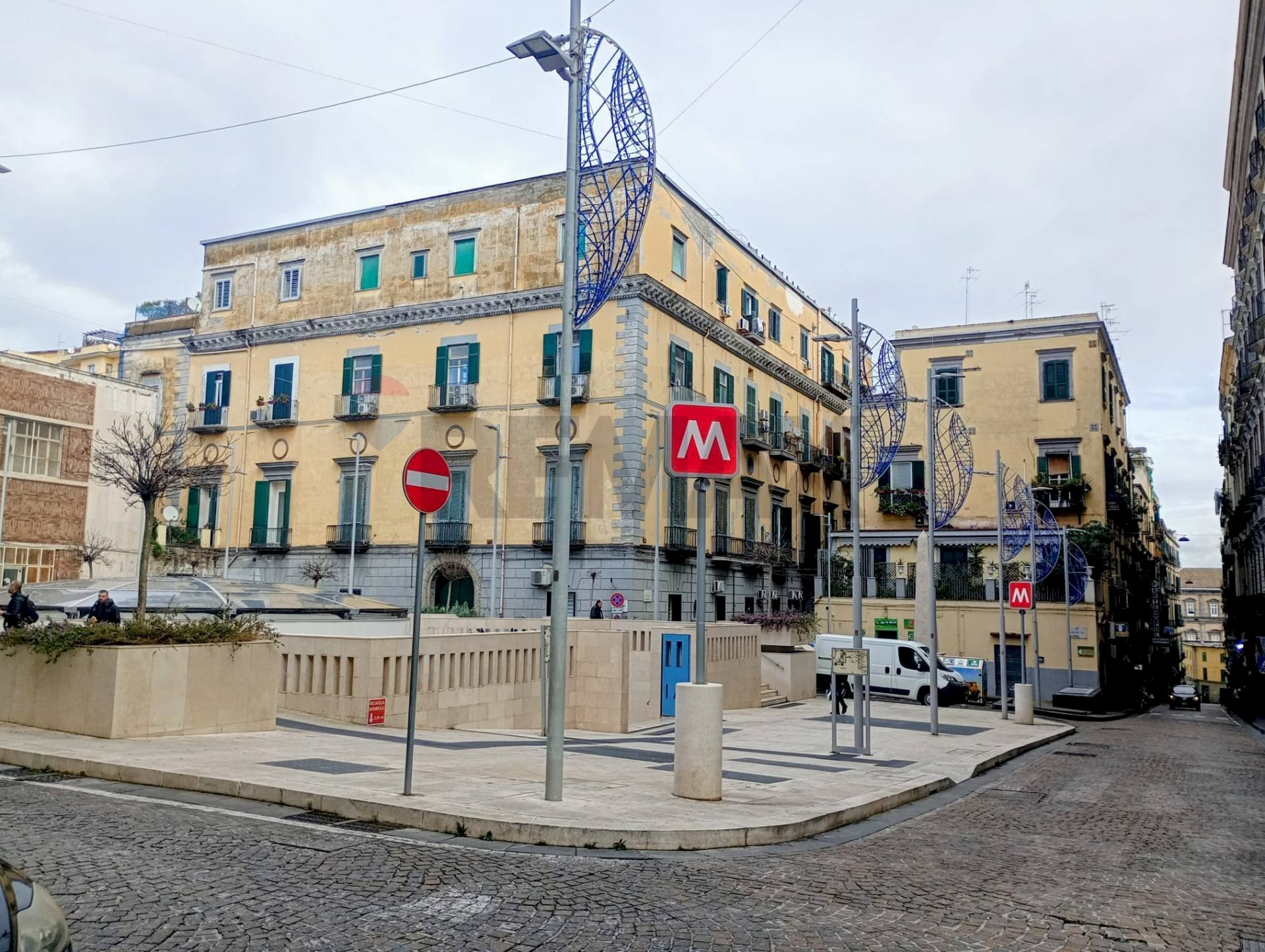 Edificio all\'aperto - Locale Commerciale Vico Santo Spirito di Palazzo, Napoli - foto 1