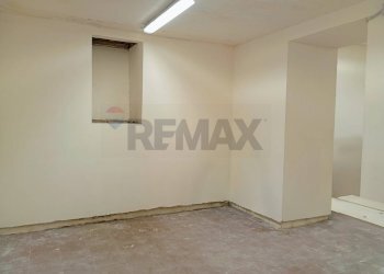 Stanza vuota - Locale Commerciale Vico Santo Spirito di Palazzo, Napoli - foto 6