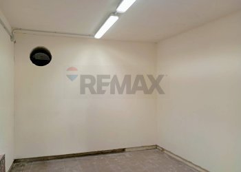 Stanza vuota - Locale Commerciale Vico Santo Spirito di Palazzo, Napoli - foto 11