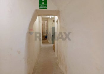 Hall / corridoio - Locale Commerciale Vico Santo Spirito di Palazzo, Napoli - foto 14