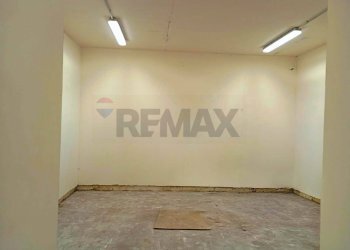 Stanza vuota - Locale Commerciale Vico Santo Spirito di Palazzo, Napoli - foto 16