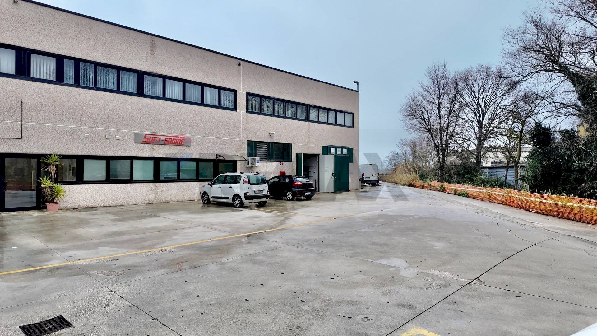 Edificio all\'aperto - Ufficio Via Del Consorzio
 
2, Falconara Marittima - foto 2