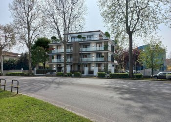 Edificio all\'aperto - Four-room apartment Viale Giacomo Matteotti
 
32, Fiorenzuola d'Arda - photo 7