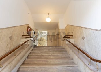 Scale - Attic Viale Dante Aligheri
 
12, Sassari - photo 4