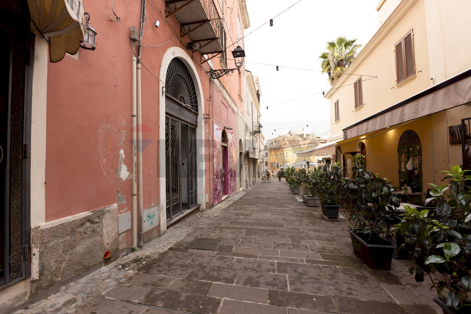 Edificio all\'aperto - Locale Commerciale Via Torre Tonda
 
18, Sassari - foto 2