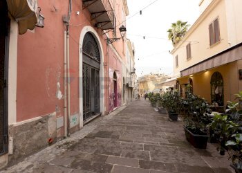 Edificio all\'aperto - Locale Commerciale Via Torre Tonda
 
18, Sassari - foto 2