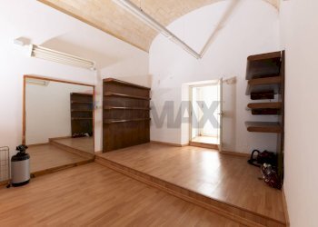 Stanza vuota - Locale Commerciale Via Torre Tonda
 
18, Sassari - foto 12