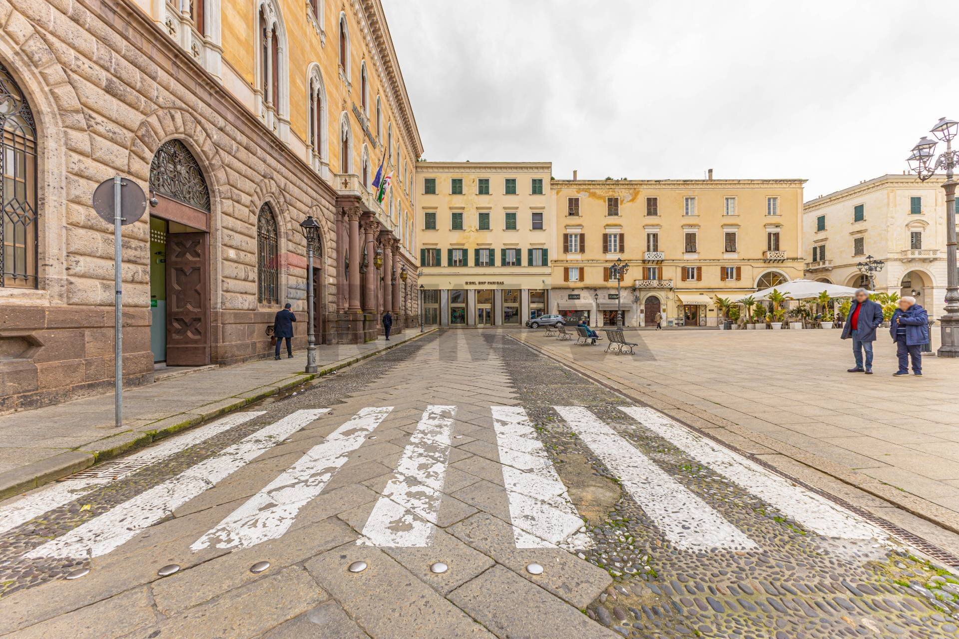 Edificio all\'aperto - Ufficio Piazza d'Italia
 
23, Sassari - foto 2