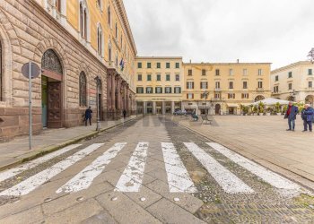 Edificio all\'aperto - Ufficio Piazza d'Italia
 
23, Sassari - foto 2