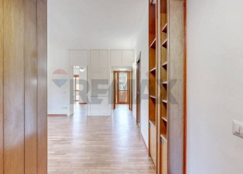 Hall / corridoio - Trilocale Via Moise' Loria
 
62, Milano - foto 9