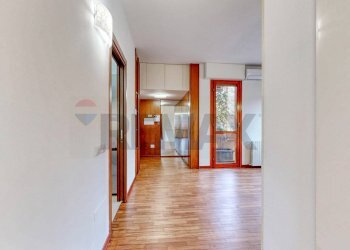 Hall / corridoio - Trilocale Via Moise' Loria
 
62, Milano - foto 44
