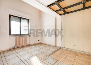 Stanza vuota - Shop Busto Arsizio - photo 7