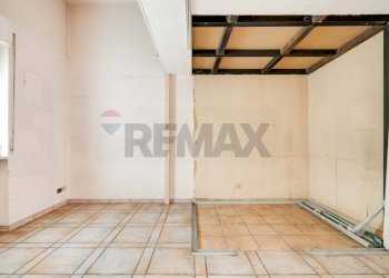 Stanza vuota - Shop Busto Arsizio - photo 8