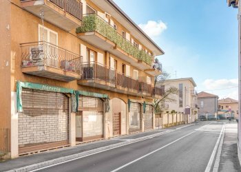 Edificio all\'aperto - Shop Busto Arsizio - photo 20