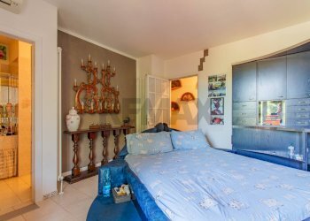 Camera / camera da letto - Villa VIA DELL'ARTIGIANATO
 
20, Ferno - foto 20