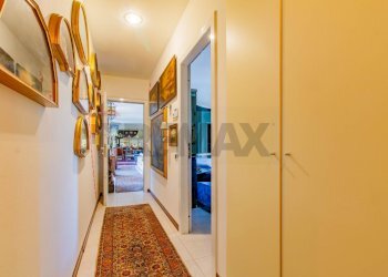 Hall / corridoio - Villa VIA DELL'ARTIGIANATO
 
20, Ferno - foto 28