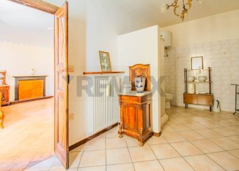 Hall / corridoio - Casa semi indipendente Piazza Cacciami
 
3, Grignasco - foto 28