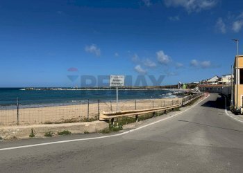 Vista dell\'acqua - Trilocale via Ciucca
 
15, Cinisi - foto 5