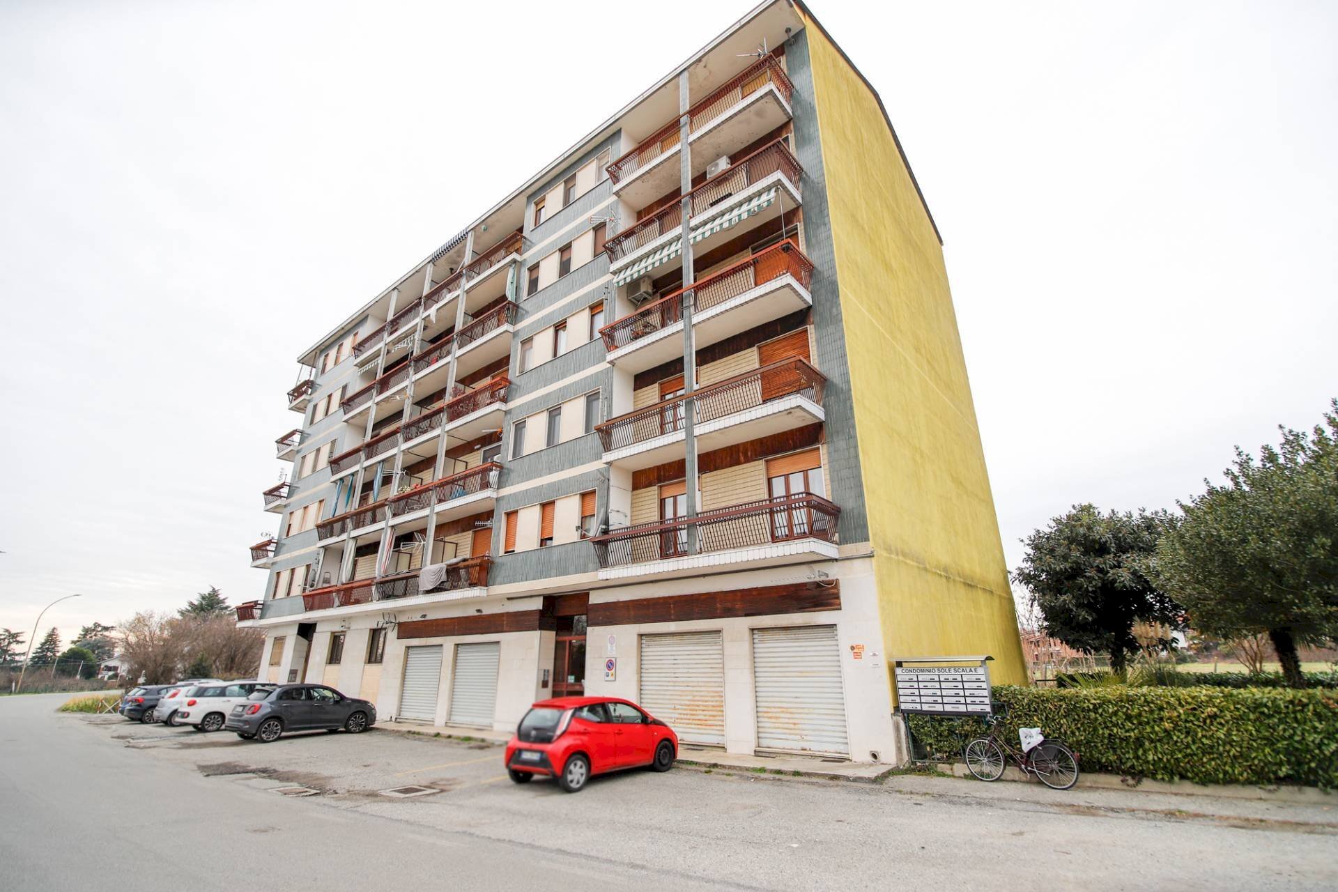 Foto 1 - Trilocale VIA MARTIRI D'ITALIA
 
87, Caluso - foto 1