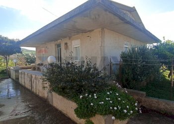Casa all\'aperto - Villa contrada  purrazzito
 
snc, Comiso - foto 1