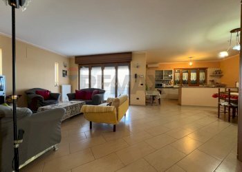 Sala da pranzo - Casa indipendente Venosa - foto 2