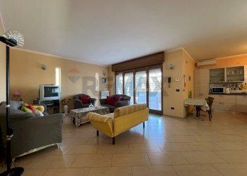 Sala da pranzo - Casa indipendente Venosa - foto 16