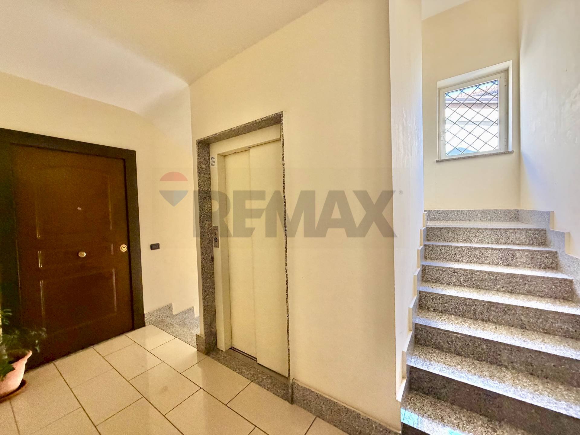 Scale - Trilocale VIA CONSOLARE CAMPANA
 
291, Villaricca - foto 3