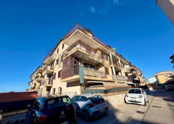 Edificio all\'aperto - Trilocale VIA CONSOLARE CAMPANA
 
291, Villaricca - foto 2