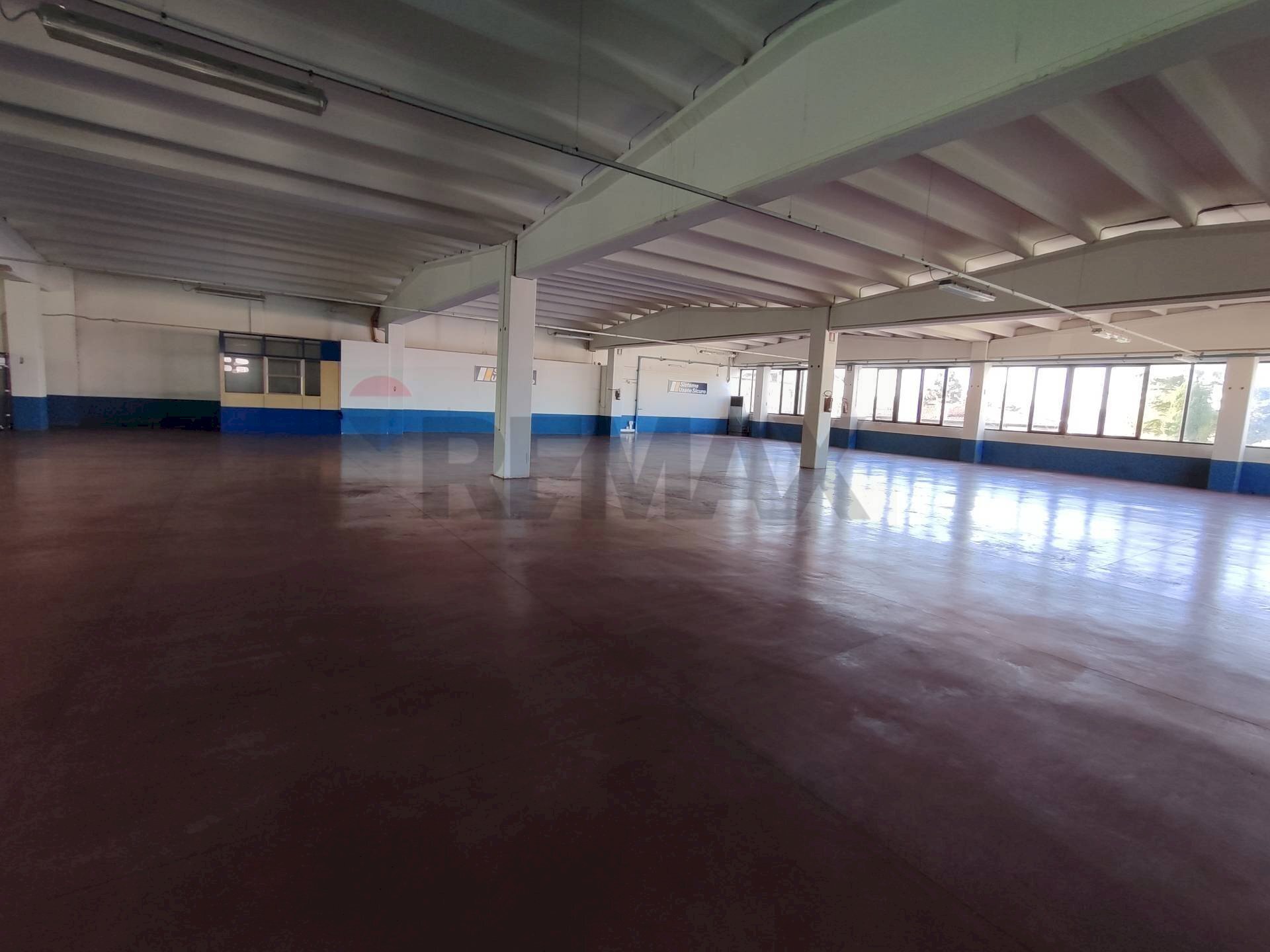 Parcheggio - Commercial Premises Viale della Repubblica
 
2, Porto Mantovano - photo 3