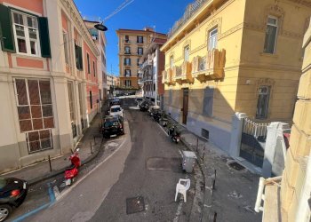 Edificio all\'aperto - Trilocale Napoli - foto 1